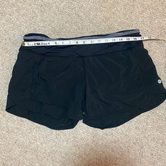 Lululemon Groovy Run or Run Time Shorts. Size 10 - Picture 5 of 11